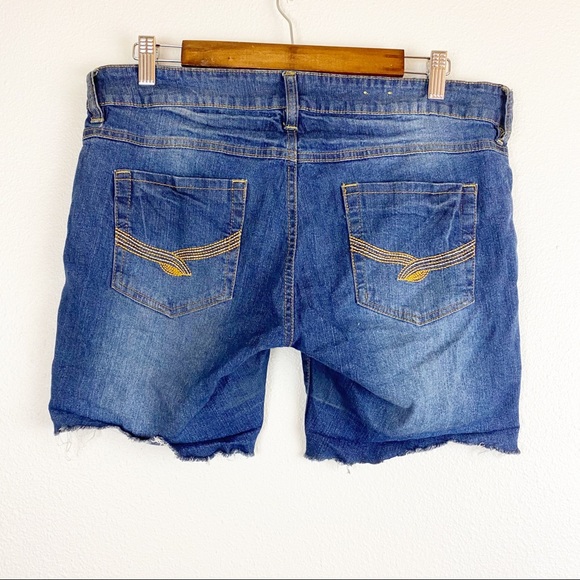 💕Blues Society Distressed Denim Shorts Size 11/12 - Picture 1 of 4